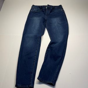 Kut Women’s Jeans Size 8 Mid Rise Strait Leg.